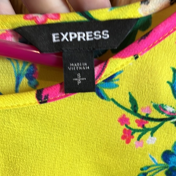 Express short sleeve Chelsea top blouse - Picture 4 of 4